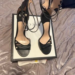 Worn once black classy elegant Sandal Heel Gucci